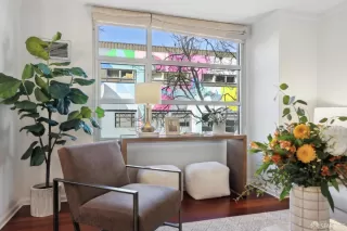 Photo #4: 425004920 Listing