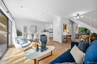 Photo #3: 425005022 Listing