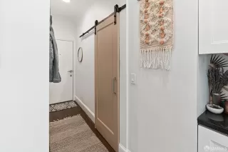 Photo #6: 425005219 Listing 