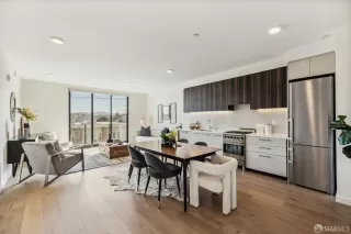 Photo #2: 425005316 Listing