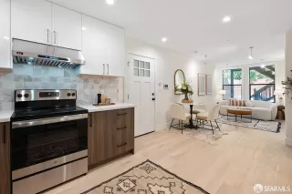 Photo #4: 425005682 Listing