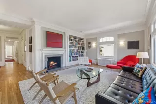 Photo #2: 425006092 Listing