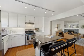 Photo #5: 425006193 Listing
