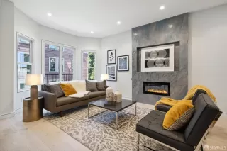 Photo #1: 425006817 Listing 