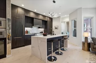 Photo #4: 425006817 Listing 