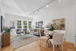 Photo #1: 425006925 Listing 