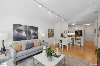 Photo #4: 425006925 Listing 