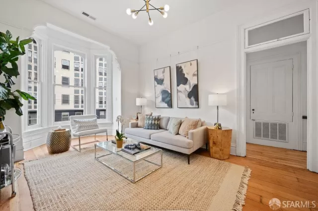 MLS: 425007302 Condo For Sale