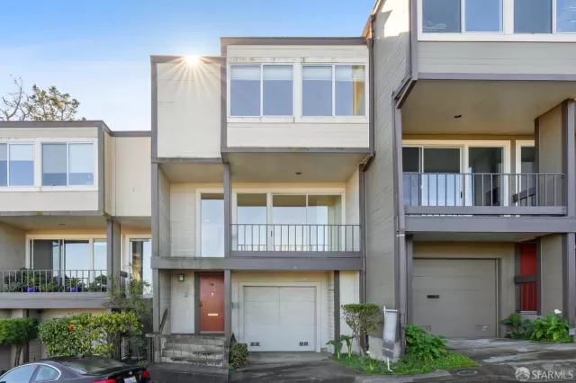 MLS: 425007322 Condo For Sale