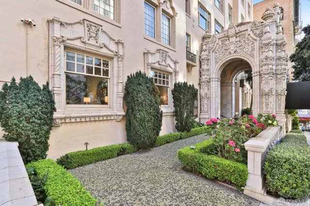 MLS: 425008113 Condo For Sale