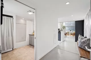 Photo #2: 425008159 Listing