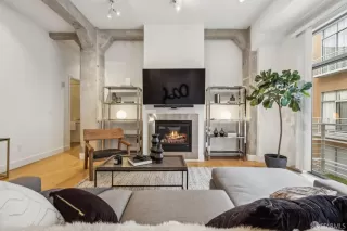 Photo #2: 425008183 Listing 