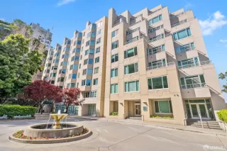 More Details about MLS # 425008201 : 220 LOMBARD STREET #116