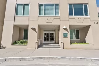 Photo #2: 425008201 Listing