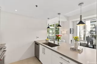 Photo #6: 425008201 Listing