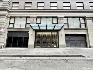 Photo #3: 425008491 Listing