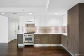 Photo #2: 425008640 Listing