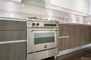 Photo #4: 425008640 Listing