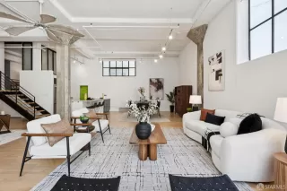 Photo #2: 425009141 Listing