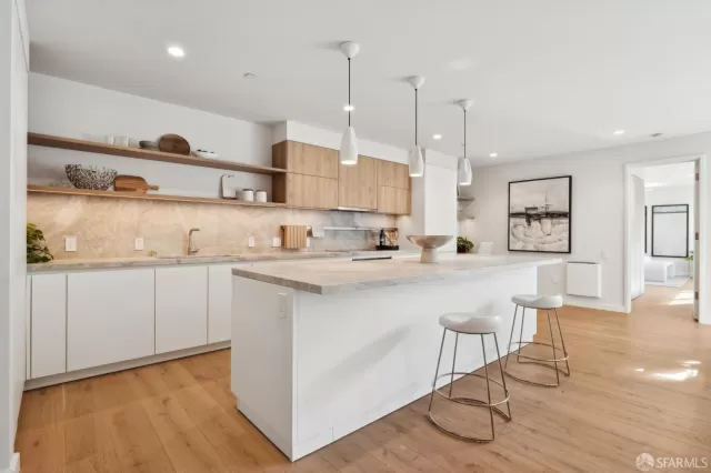 MLS: 425009676 Condo For Sale