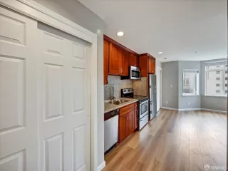 Photo #5: 425009851 Listing 