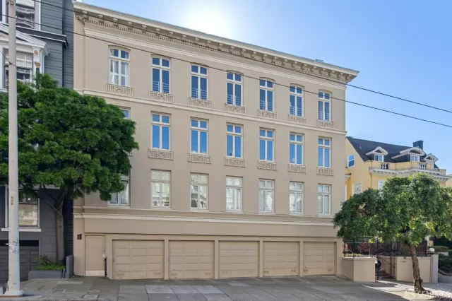 MLS: 425010024 Condo For Sale