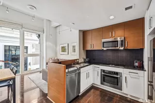 Photo #2: 425011178 Listing