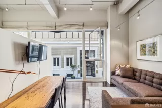 Photo #5: 425011178 Listing