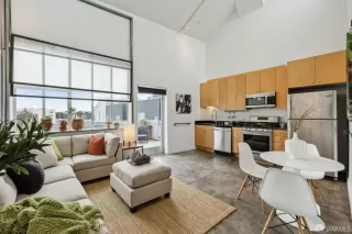 Photo #5: 425011379 Listing