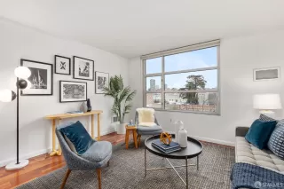 Photo #2: 425011952 Listing