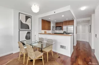 Photo #4: 425011952 Listing