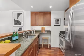 Photo #5: 425011952 Listing