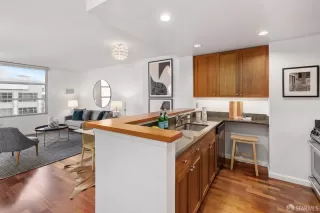 Photo #6: 425011952 Listing