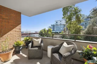 Photo #2: 425012231 Listing