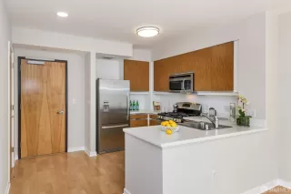 Photo #4: 425012657 Listing 