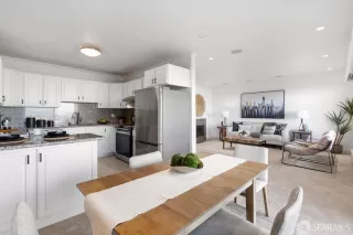 Photo #6: 425013173 Listing