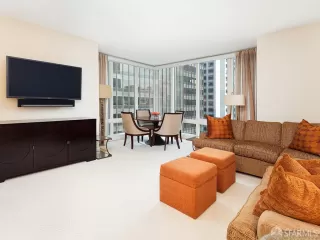 Photo #4: 425013375 Listing