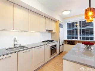 Photo #5: 425013375 Listing