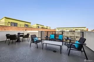 Photo #6: 425013467 Listing