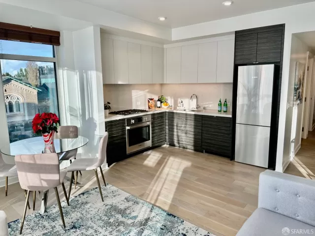 MLS: 425013962 Condo For Sale