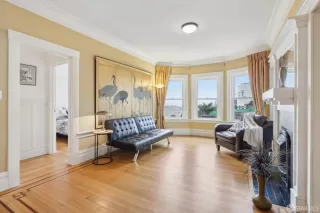 Photo #2: 425014048 Listing