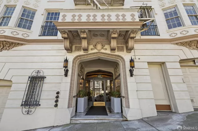 MLS: 425014129 Condo For Sale