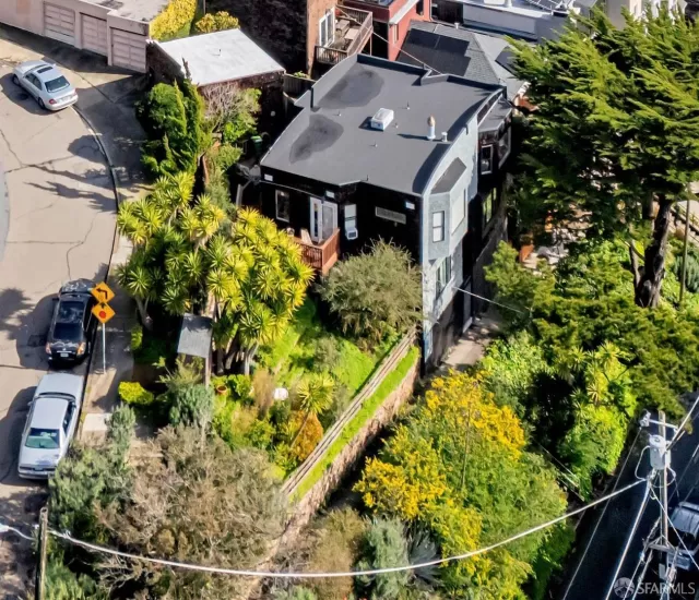 MLS: 425014256 Condo For Sale