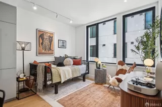 Photo #4: 425014260 Listing