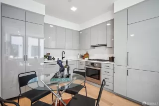 Photo #6: 425014260 Listing