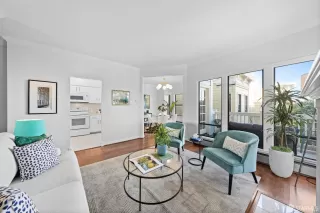 Photo #4: 425014315 Listing