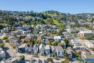 Photo #5: 425014568 Listing