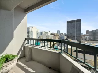 Photo #5: 425014573 Listing