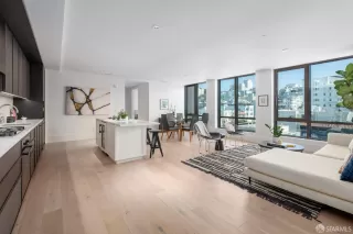 Photo #5: 425015294 Listing