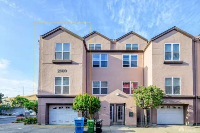 MLS: 425015614 Condo For Sale